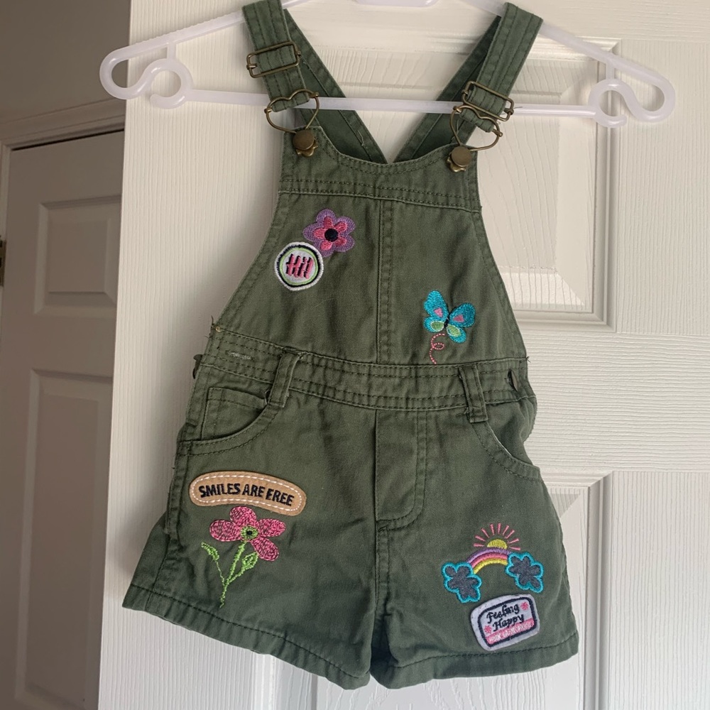 Overall shorts